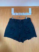 Schwarze vintage Hollister Jeansshorts in Größe w27 Bayern - Regensburg Vorschau