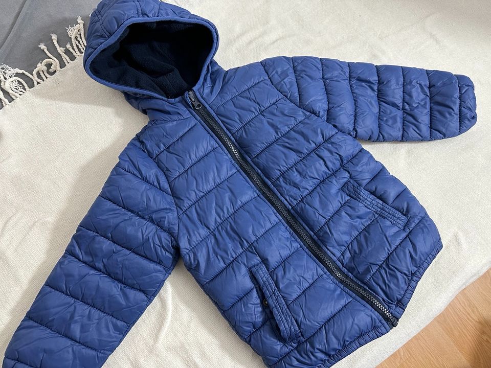 Winterjacke Gr. 98/104 in Moers