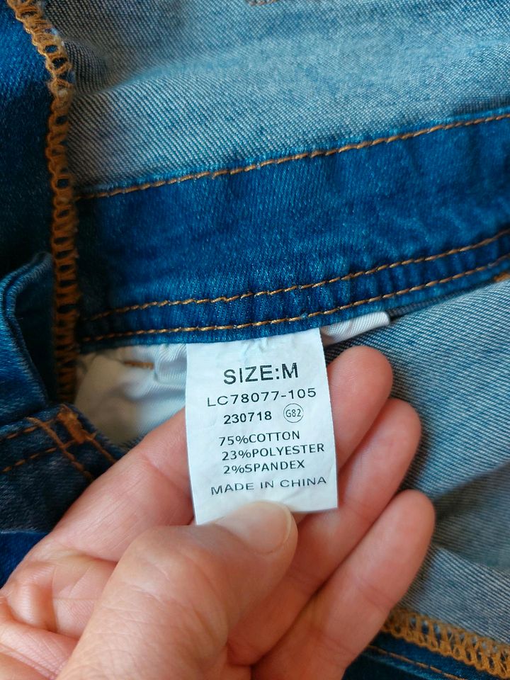 Jeans Latzhose Gr.M in Osnabrück