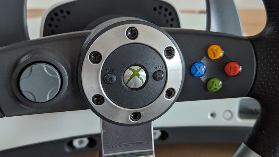 Offizielles kabelloses Microsoft Xbox 360 Lenkrad + Pedal in Bernau