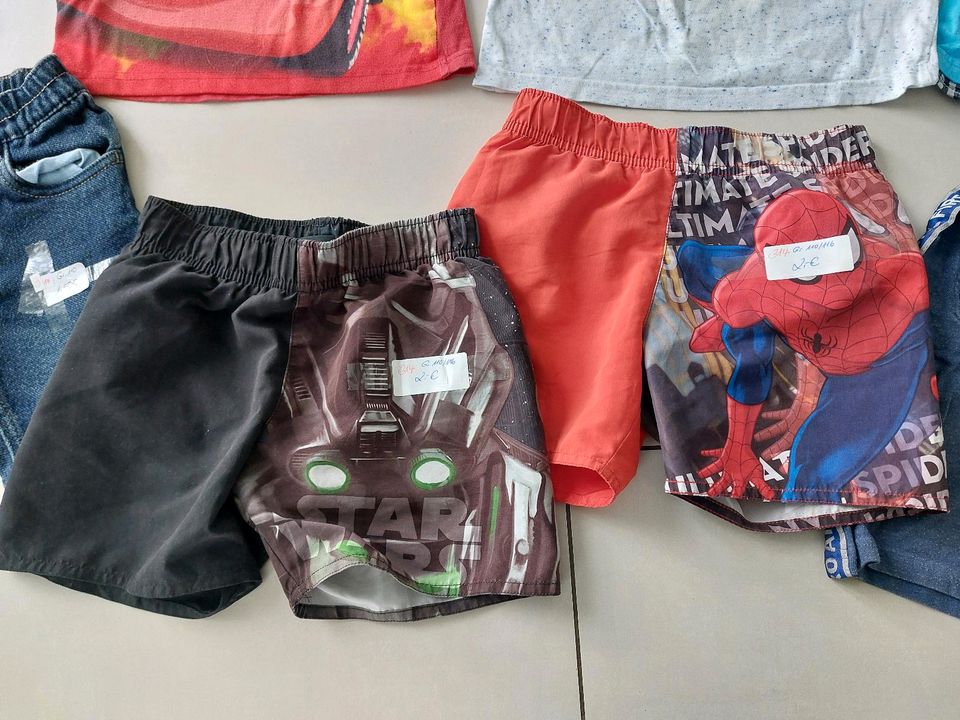 Kleidungspaket XXL Junge   Größe 110 / 116 Paket T-Shirts Hosen in Breitungen