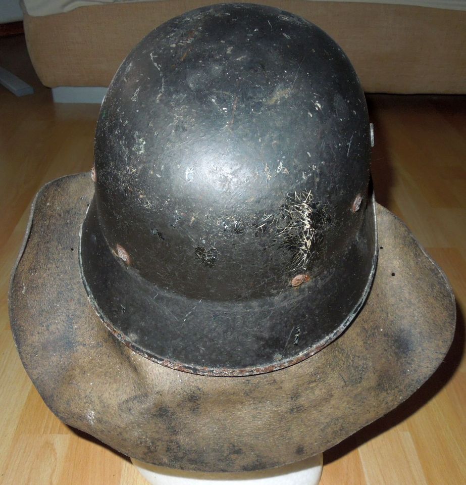 FEUERWEHR / LUFTSCHUTZHELM VERMUTLICH AUS 40-45 in Kemberg