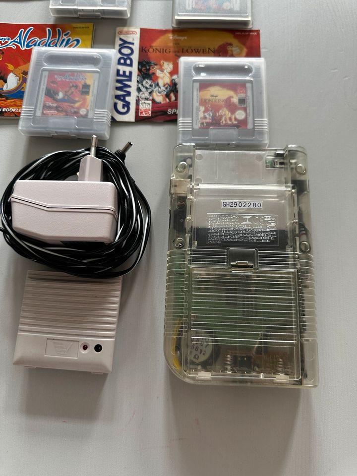 Original 90‘er Nintendo Gameboy plus Spiele in Berlin