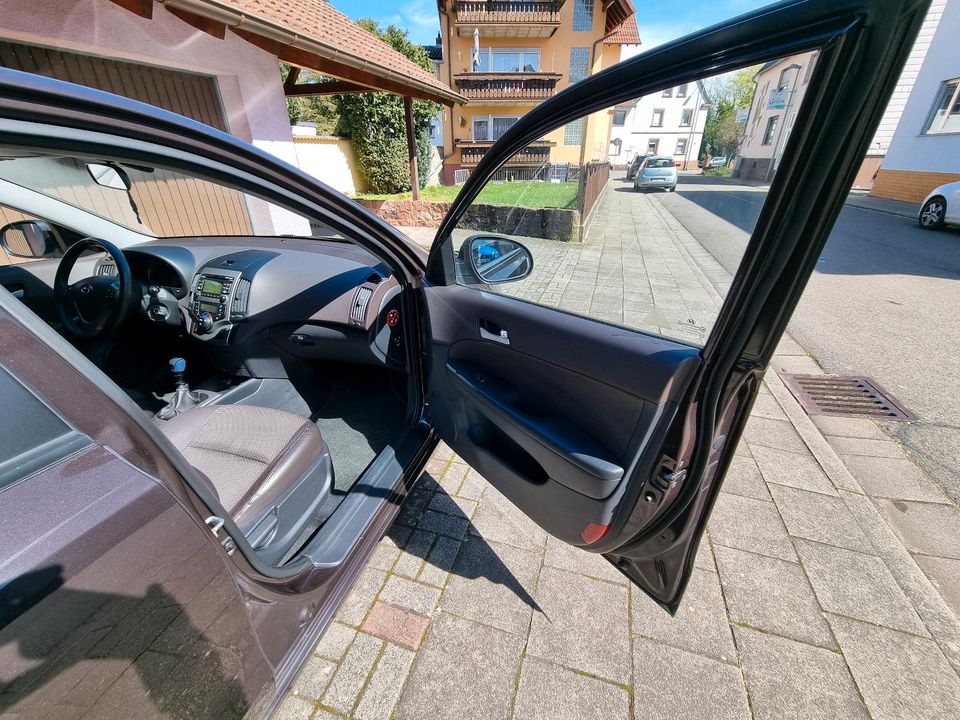 Hyundai i30 Diesel mit Steuerkette in Ramstein-Miesenbach