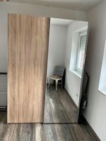 Kaum benutzter Schiebetür-Schlafzimmerschrank mit Spiegel Niedersachsen - Salzgitter Vorschau