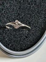 Schmaler Ring in Silber mit einem Stein Niedersachsen - Westoverledingen Vorschau
