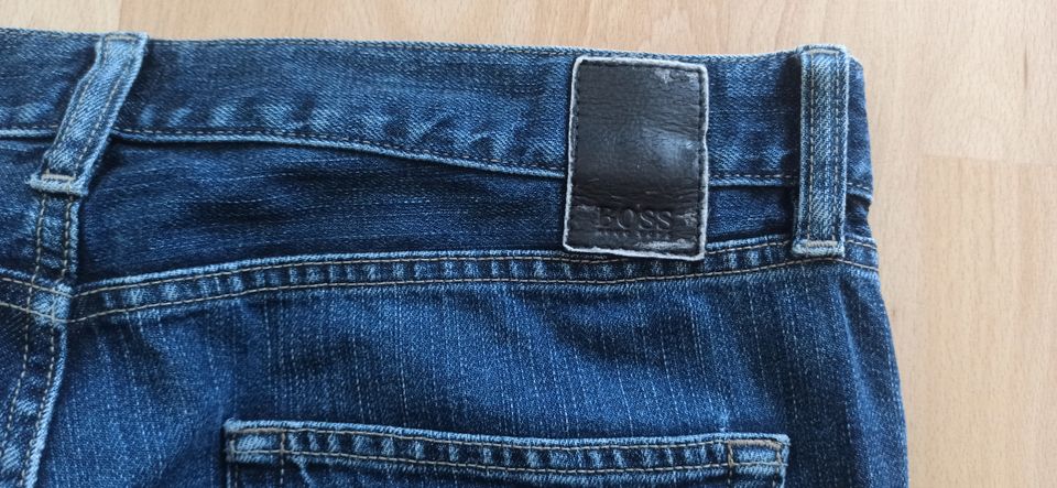 Hugo Boss Jeans Herren regular fit 35/32 in Frankfurt am Main