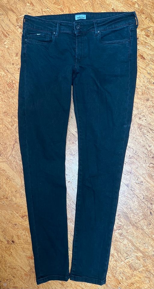 Skinny Jeans Pixie Mid Waist schwarz von Pepe 42 in Nürnberg (Mittelfr)