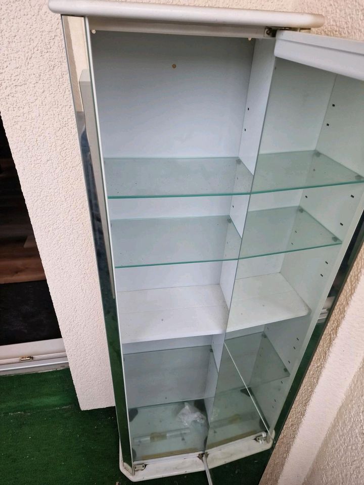 Badezimmer Spiegelschrank, Hochschrank von T & L in Berlin