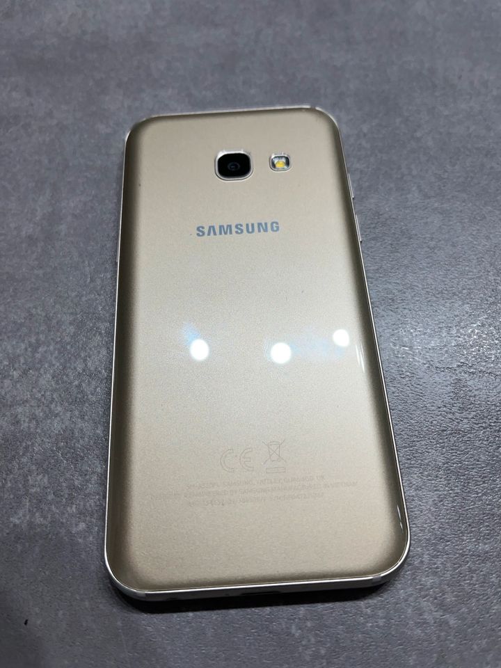 Samsung A3 (2017) in Dußlingen