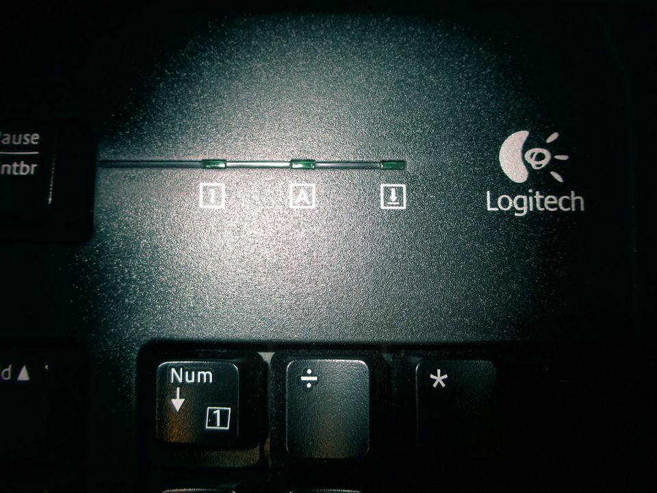 Logitech Computertastatur ***neu*** in Gräfelfing