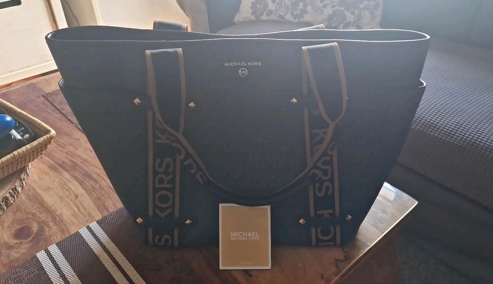 Michael Kors Tasche in Hamburg