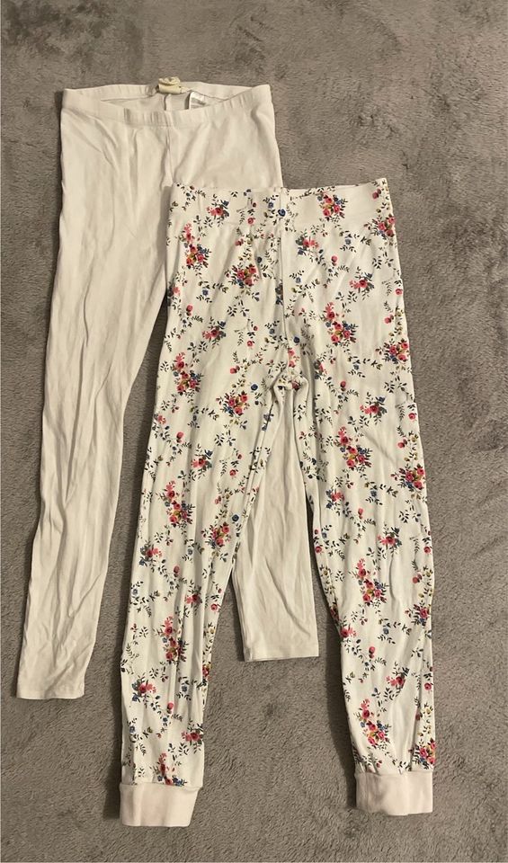 Leggings Hose Gr. 128 next H&M weiß Muster Blumen in Hamburg