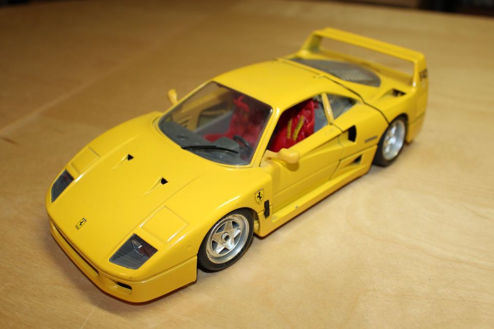 Modellauto 1:18 Ferrari F 40 = Selten in Gelb zu bekommen = in Titz