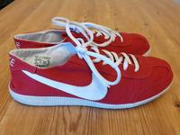 Nike 42 42,5 Sneaker Stoffschuhe rot weiß Bayern - Waldmünchen Vorschau