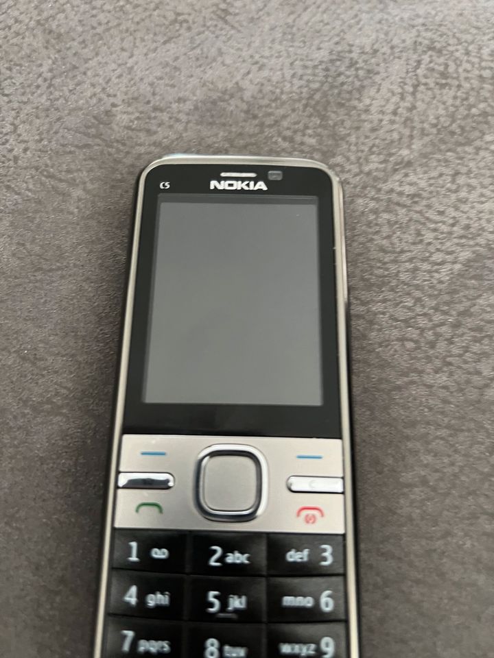 Nokia C5 Handy grau top zustand simlockfrei in Rüsselsheim