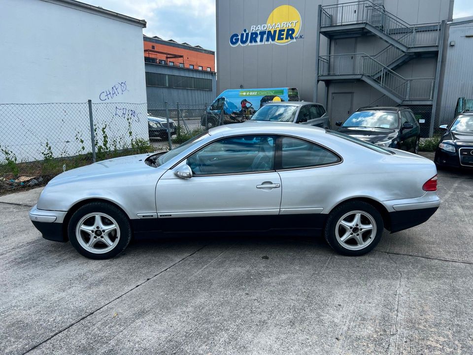 Mercedes-Benz CLK 200 KOMPRESSOR ELEGANCE in Altdorf