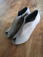 Elegante Leder Pumps 39 Peeptoes Leder grau Niedersachsen - Burgwedel Vorschau