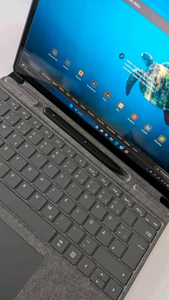 Surface 8 pro i5 256 GB mit Pen 2 & Keyboard (Microsoft)Laptop PC in Dransfeld