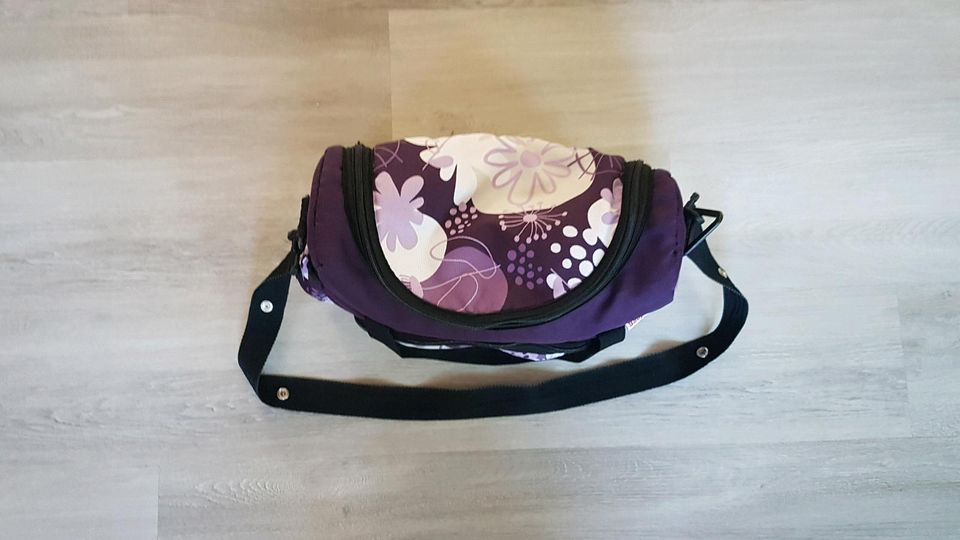 Wickeltasche lila schwarz Blumen gepolsterte Tasche Kinderwagen in Schwerte