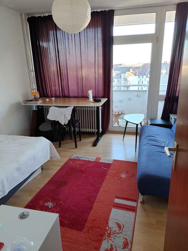 Provisionsfrei  Köln 4-Zi.-Wohnung mit Balkon und TG-Stellplatz in Köln