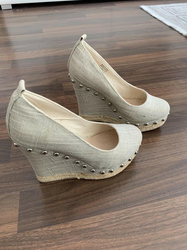 Aldo Italy Nieten Plateau Pumps Schuhe Beige Gr.36 wNeu in Herzogenrath