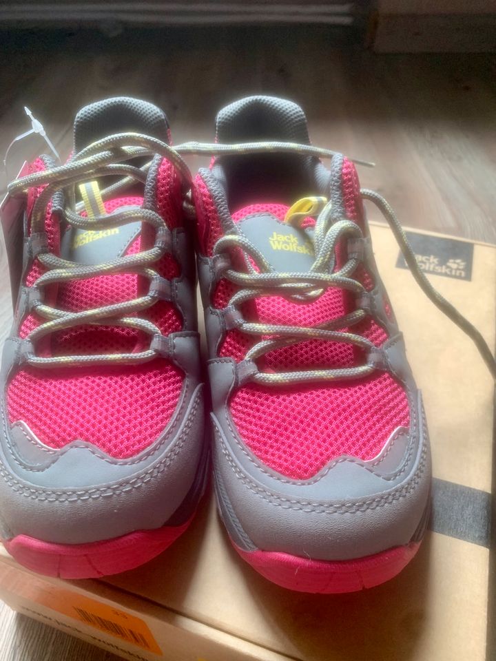 Jack Wolfskin Kinder MTN Wanderhalbschuhe Gr. 33 Neu Pink in Ebermannstadt