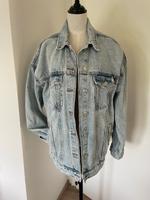Jeansjacke Jacke von Bershka Gr.M blau Oversize Nordrhein-Westfalen - Eitorf Vorschau