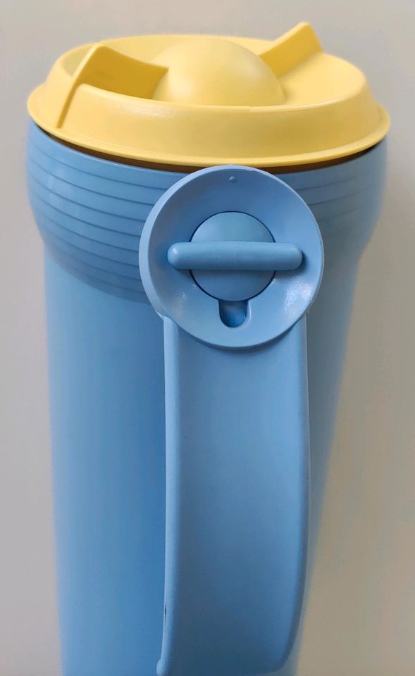 Tupperware Kanne  Saftbehälter Saftkanne Wasserbehälter 1,1 Ltr in Rengsdorf
