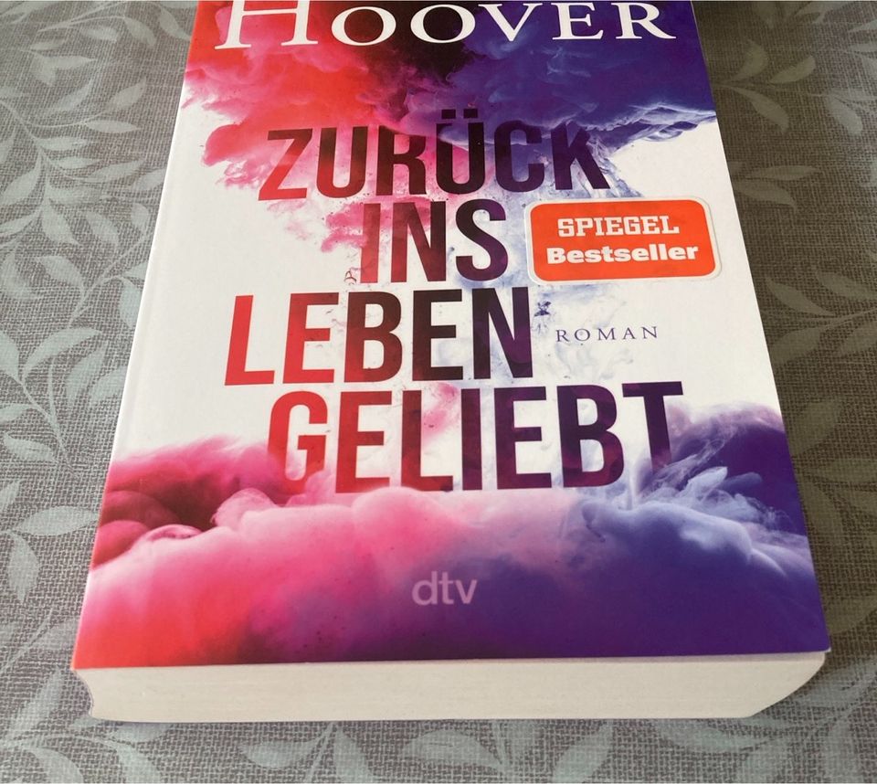 Buch Colleen Hoover ZURÜCK INS LEBEN GELIEBT Roman Top Zustand in Berlin