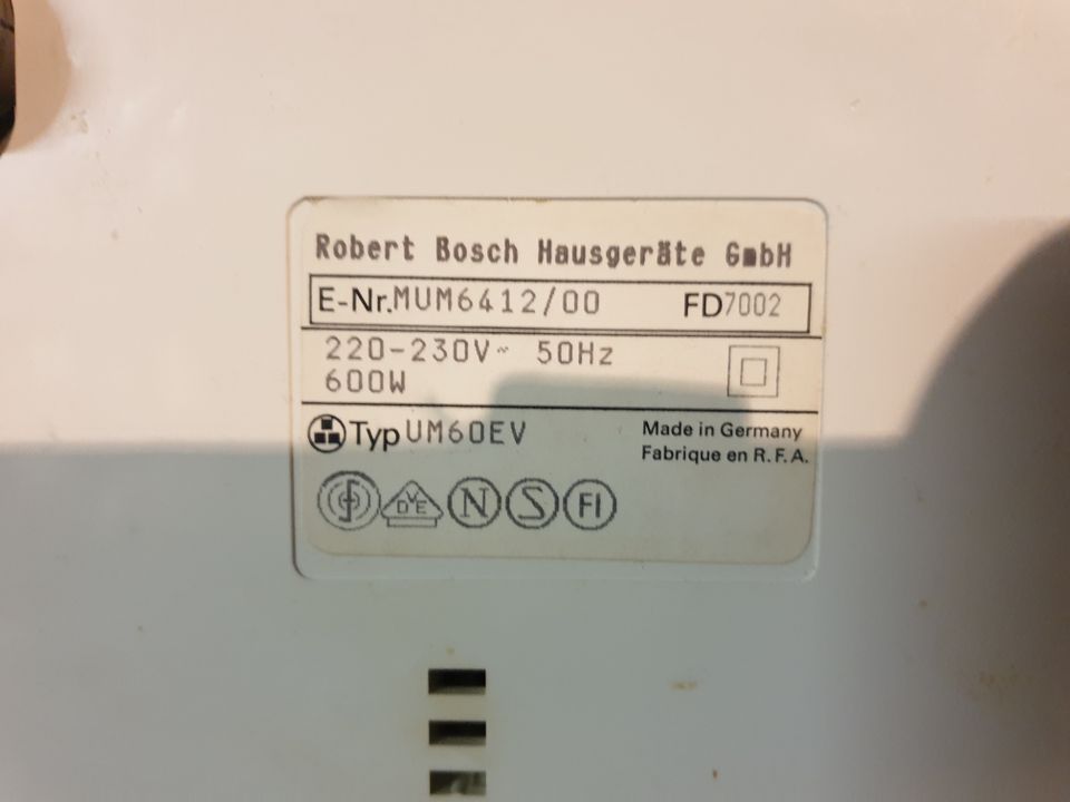 Bosch Küchenmaschine 66 MUM 6412 Topzustand funzt prima in Wiesbaden