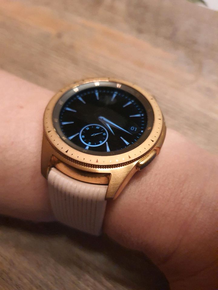 Samsung Galaxy Smartwatch 28B9 rosegold Lünette in Vilsbiburg