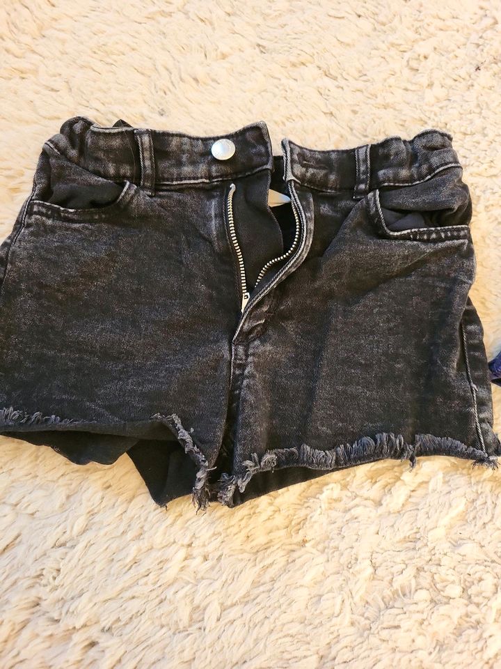 Shorts Jeansshorts 134 H&M in Bargeshagen