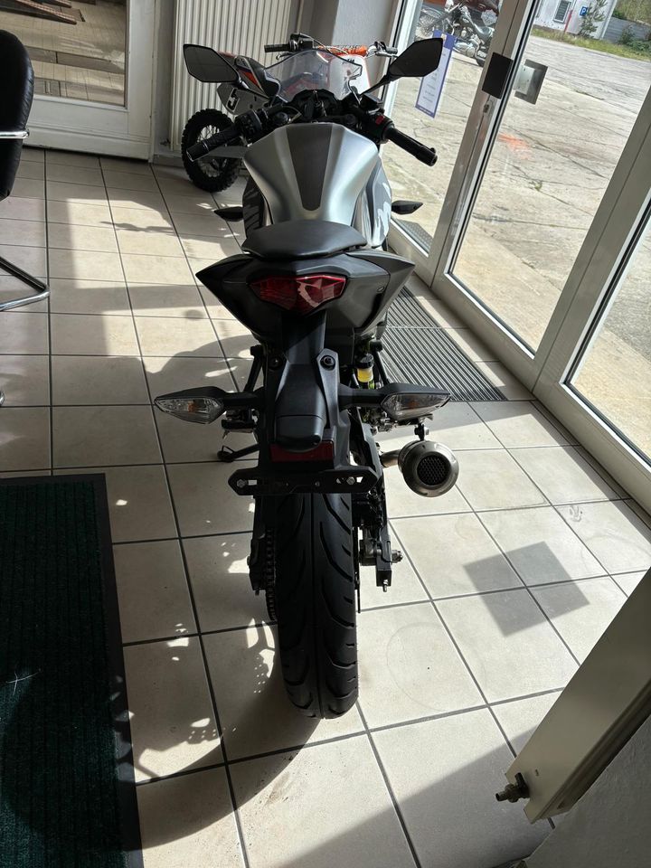 Kawasaki Ninja 125 in Eggesin