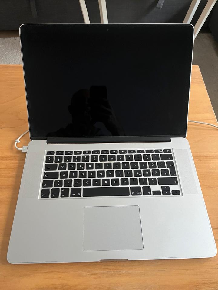 MacBook Pro (Retina, 15 zoll, Mitte 2014), 16gb ssd, 250GB in Berlin