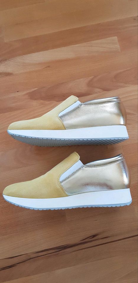 Sneaker,  Gr. 38, neu, gelb mit Gold,  weiches Leder in Pfreimd