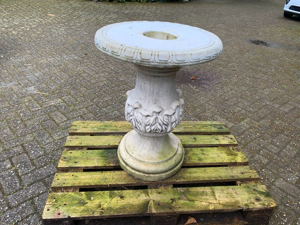 Betonsäule Gartensäule Dekosäule Gartentisch aus Beton in Neuenhaus