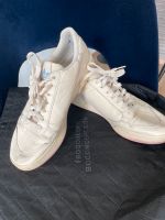 Cremefarbener Sneaker von Adidas in 43 2/3 Ludwigsvorstadt-Isarvorstadt - Isarvorstadt Vorschau