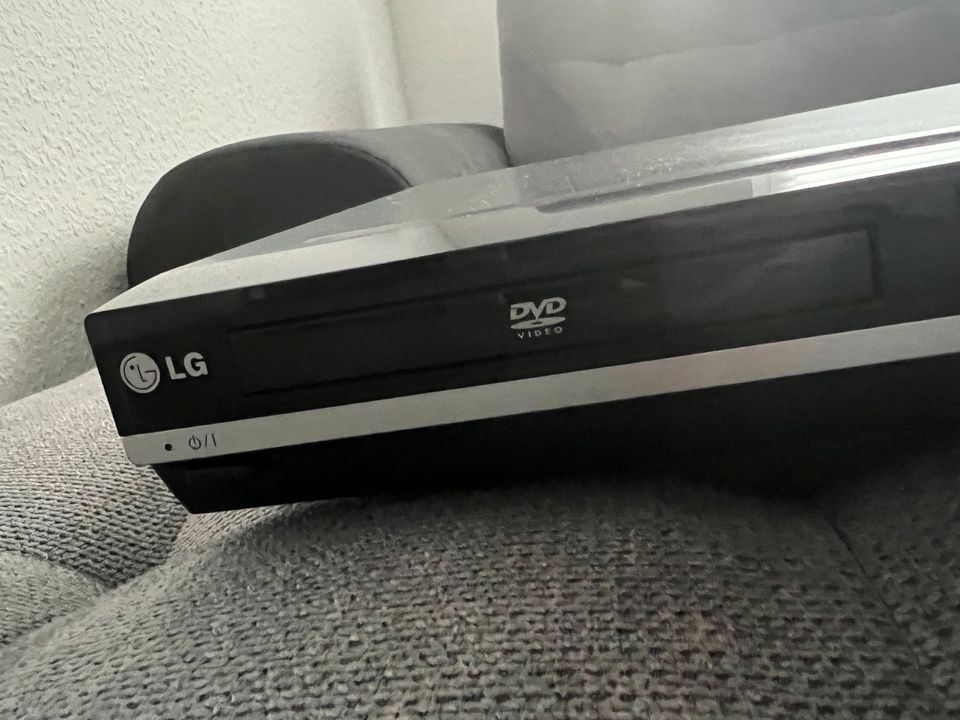 LG Heimkinossystem HT 353SD DVD in Köln