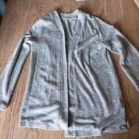 Leichtes Jäckchen Strickjacke Jacke Gr. 122 / 128 Nordrhein-Westfalen - Velbert Vorschau