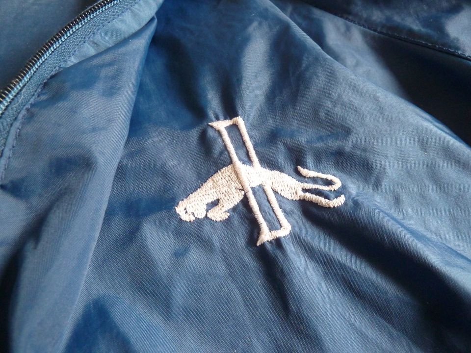 Puma vintage Regenjacke wWindjacke M / L blau mit Kapuze in Düsseldorf