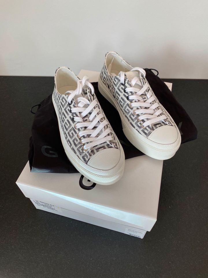 Givenchy Sneaker in Mönsheim