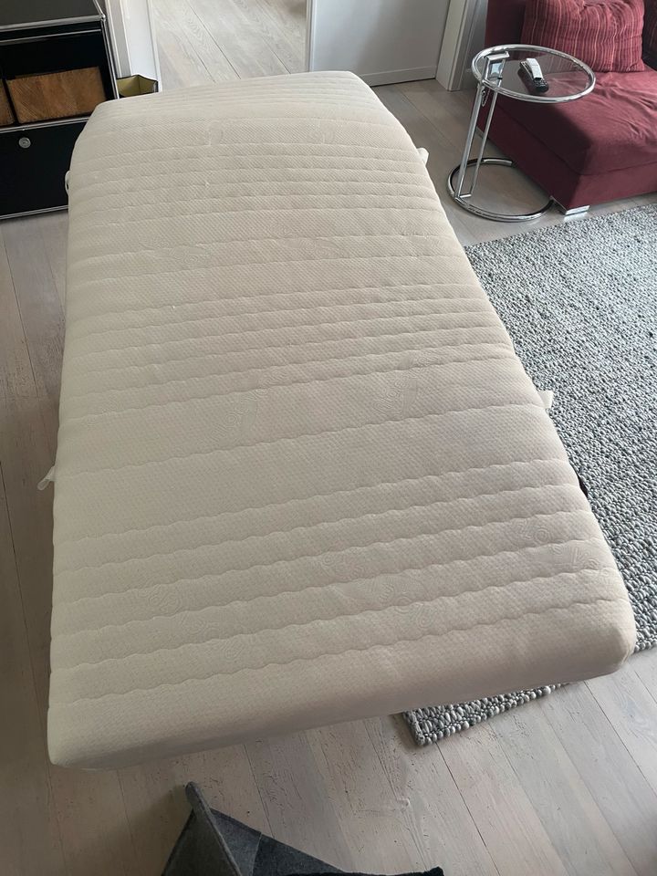 Wellemöbel: Himmelbett 90x200 Cielo/ Lumio+Lattenrost+Matratze in Erfurt