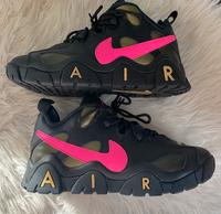 NIKE Air Barrage Low QS in Gr.9/42,5 Schuhe Sneaker  Edition NEU Bayern - Sand a. Main Vorschau