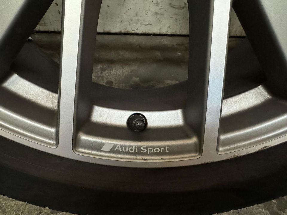 255/40 R20 orig Audifelgen mit Reifen in Sottrum