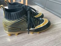 Fußball Stollen Schuhe Gr.35 schwarz gold Nordrhein-Westfalen - Bad Driburg Vorschau