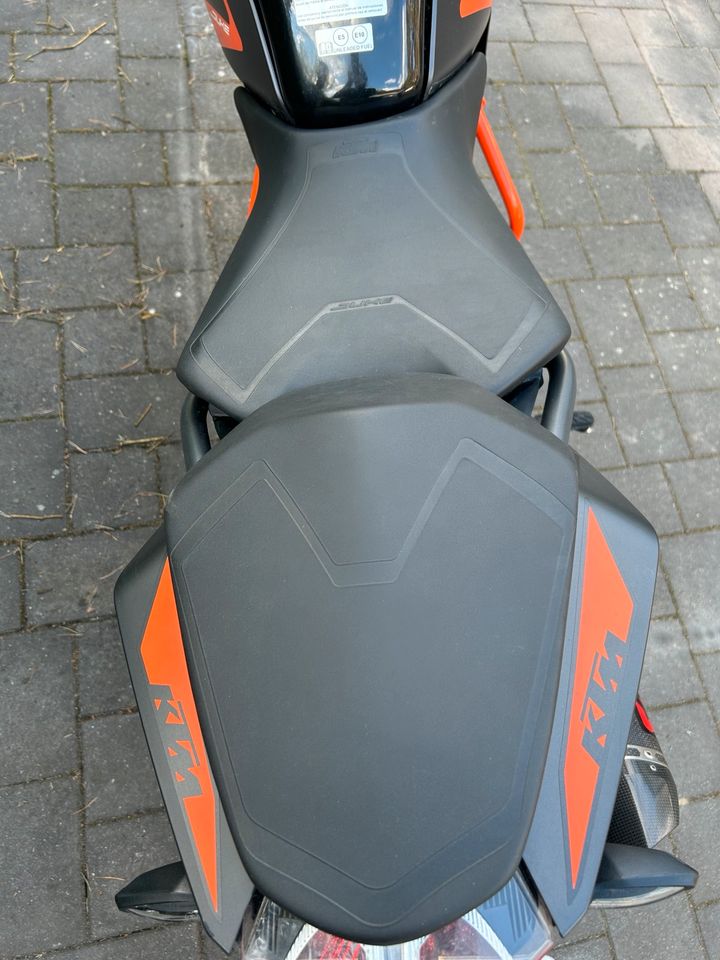 KTM DUKE 125 in Am Mellensee