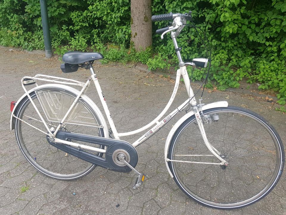 Gazelle Damen-Hollandrad  mit 28-Zoll in Düsseldorf