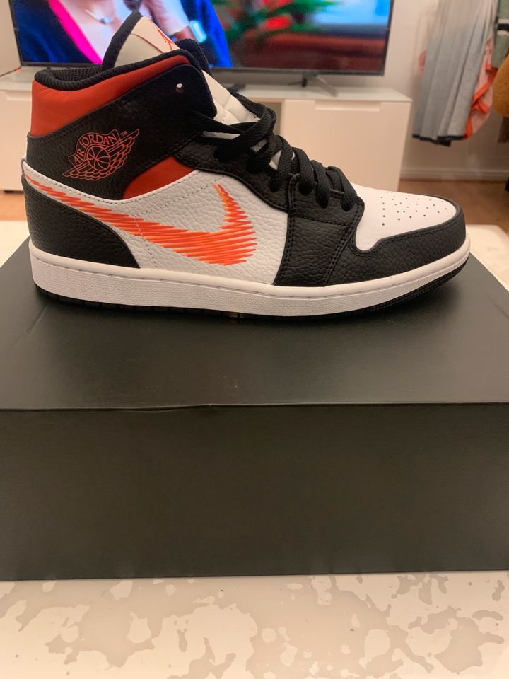 Jordan 1 mid in Berlin