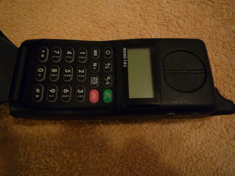 Rarität: Klapp/Falt-HANDY Motorola International 7200 aus 90er in Horstmar